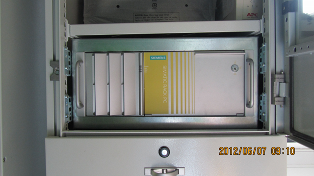 立柱定位孔不对称水平 立柱定位孔不对称水平