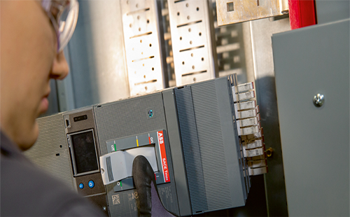 ReliaGear 插入式断路器组件 ReliaGear 插入式断路器组件