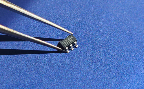 西人马CU0102B芯片 西人马CU0102B芯片